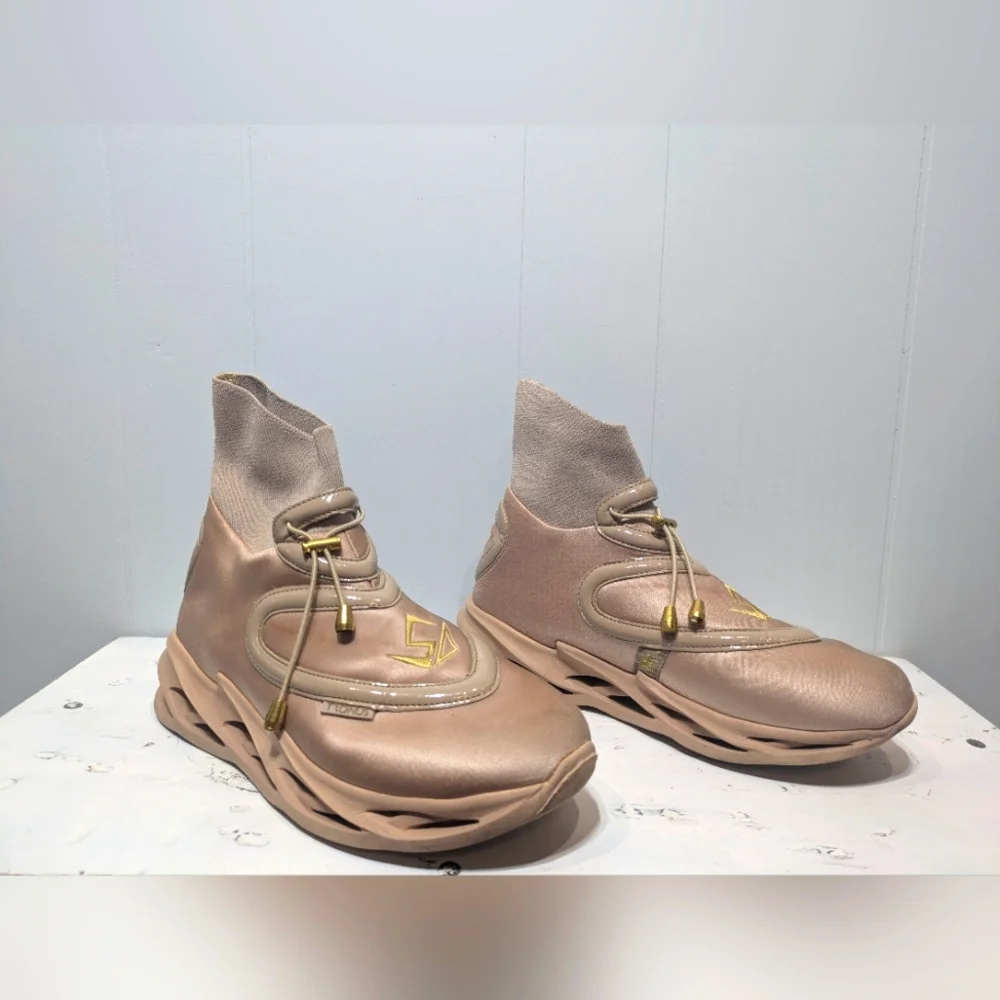 Tronus Athletic Shoes In Sand Size 10 Womens 8.5 Mens Retired‎